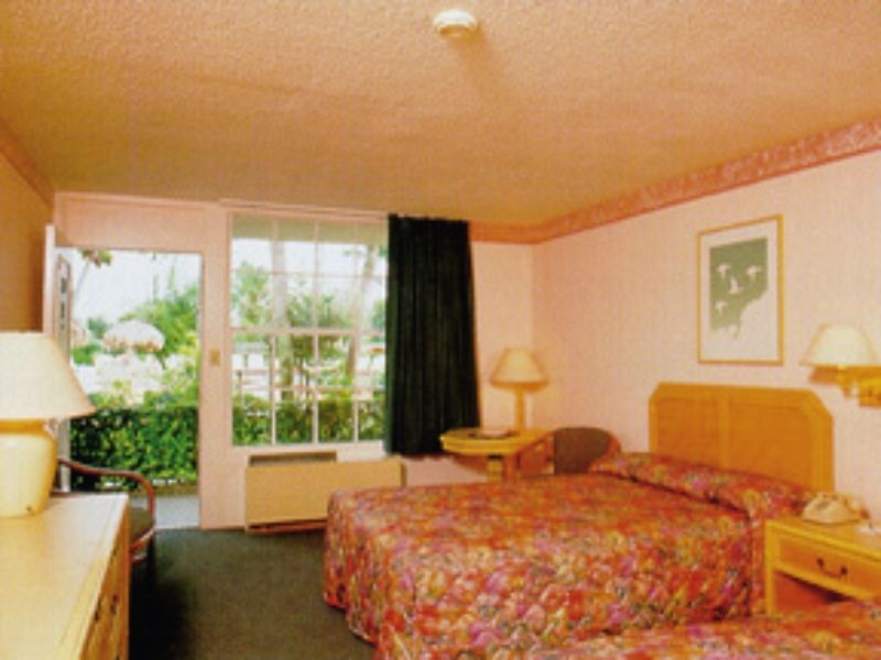 North Naples Quality Inn And Suites Golf Resort מראה חיצוני תמונה