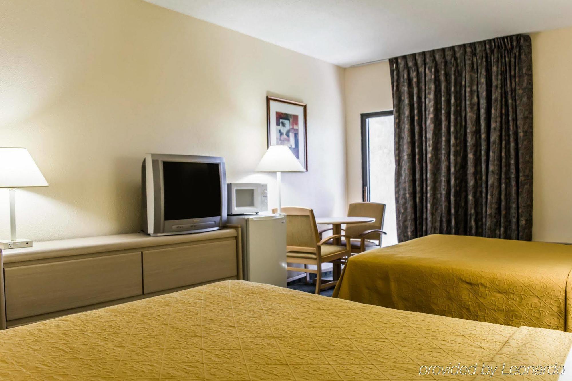 North Naples Quality Inn And Suites Golf Resort מראה חיצוני תמונה