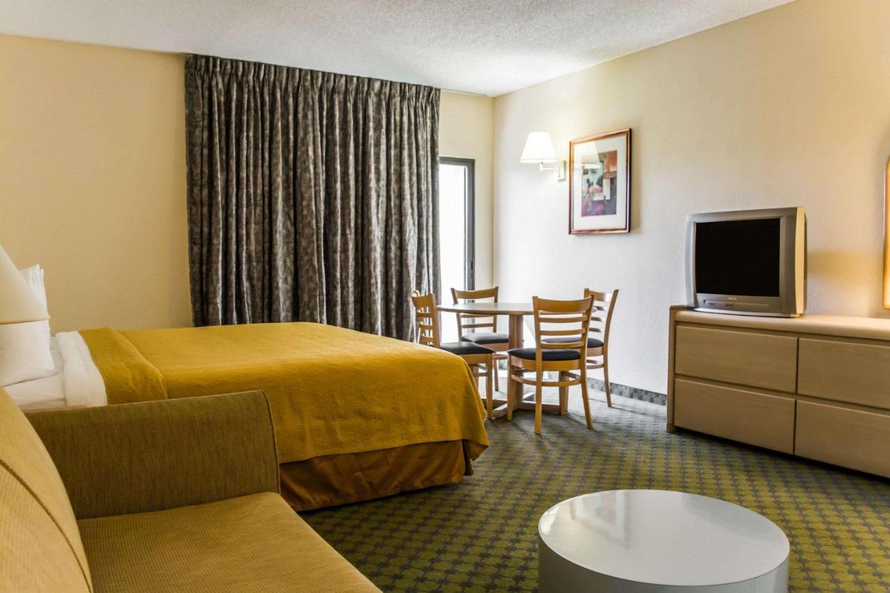 North Naples Quality Inn And Suites Golf Resort מראה חיצוני תמונה